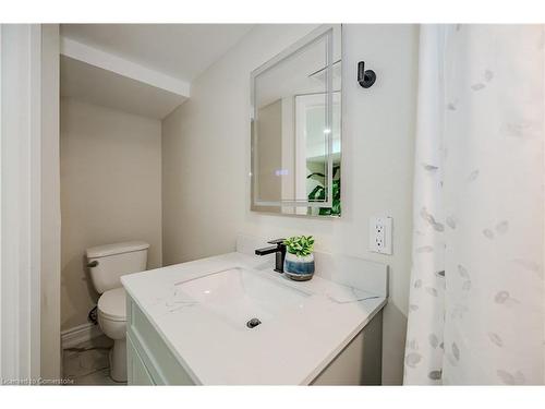 286 East 26Th Street, Hamilton, ON - Indoor Photo Showing Bathroom