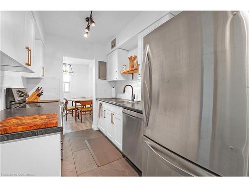 401-1964 Main Street W, Hamilton, ON - Indoor Photo Showing Kitchen