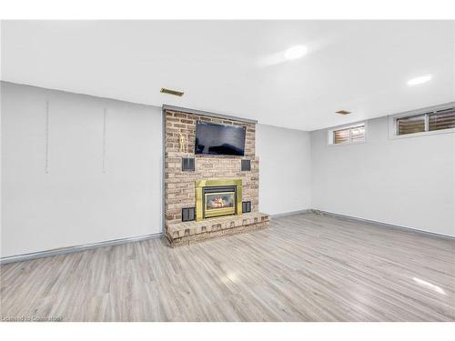 182 Clifton Downs Road, Hamilton, ON - Indoor With Fireplace