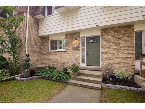 34-1420 Garth Street, Hamilton, ON - Outdoor