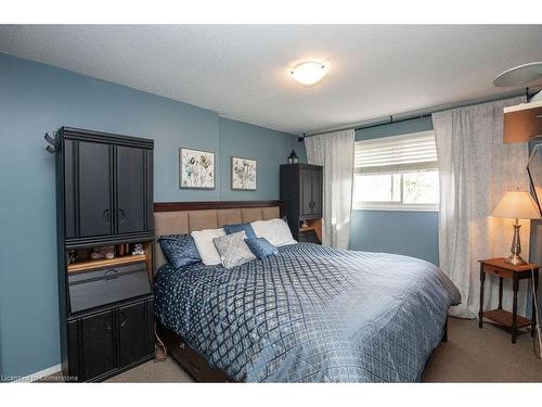 34-1420 Garth Street, Hamilton, ON - Indoor Photo Showing Bedroom