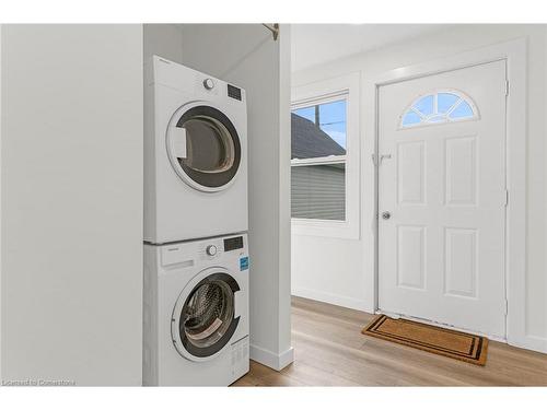 361 Simpson Avenue, Welland, ON - Indoor Photo Showing Laundry Room