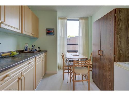 206-222 Jackson Street W, Hamilton, ON - Indoor Photo Showing Kitchen