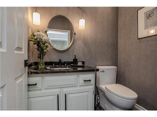 4016 Lantern Lane, Burlington, ON - Indoor Photo Showing Bathroom