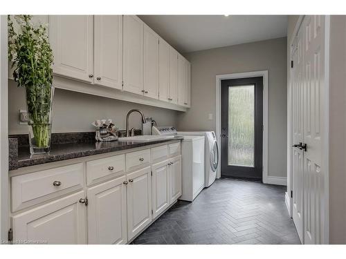 4016 Lantern Lane, Burlington, ON - Indoor Photo Showing Laundry Room