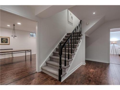 4016 Lantern Lane, Burlington, ON - Indoor Photo Showing Other Room