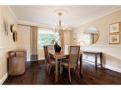 306 Oakwood Court, Burlington, ON - Indoor Photo Showing Dining Room