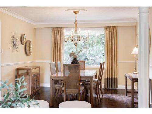 306 Oakwood Court, Burlington, ON - Indoor Photo Showing Dining Room