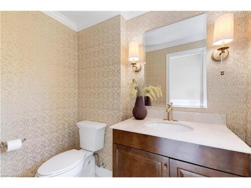 306 Oakwood Court, Burlington, ON - Indoor Photo Showing Bathroom