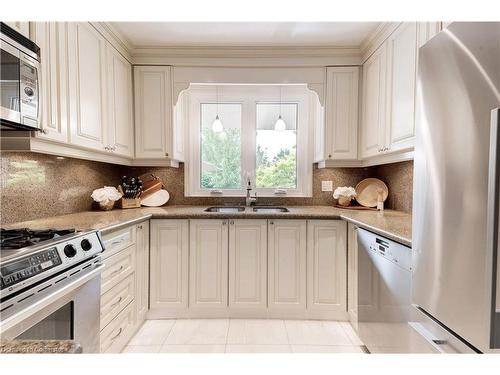 306 Oakwood Court, Burlington, ON - Indoor Photo Showing Kitchen With Double Sink