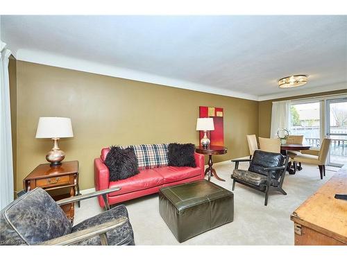 325 Brookfield Boulevard, Dunnville, ON - Indoor Photo Showing Living Room