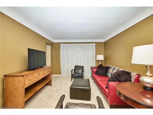 325 Brookfield Boulevard, Dunnville, ON - Indoor Photo Showing Living Room