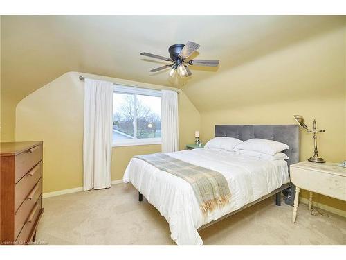 325 Brookfield Boulevard, Dunnville, ON - Indoor Photo Showing Bedroom