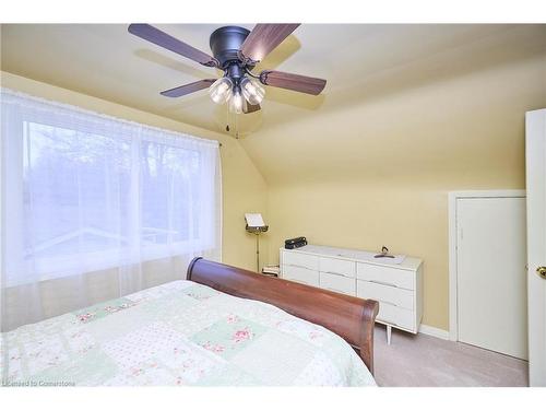 325 Brookfield Boulevard, Dunnville, ON - Indoor Photo Showing Bedroom