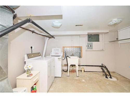 325 Brookfield Boulevard, Dunnville, ON - Indoor Photo Showing Laundry Room