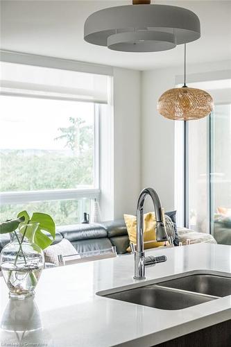 404-467 Charlton Avenue E, Hamilton, ON - Indoor Photo Showing Kitchen With Double Sink