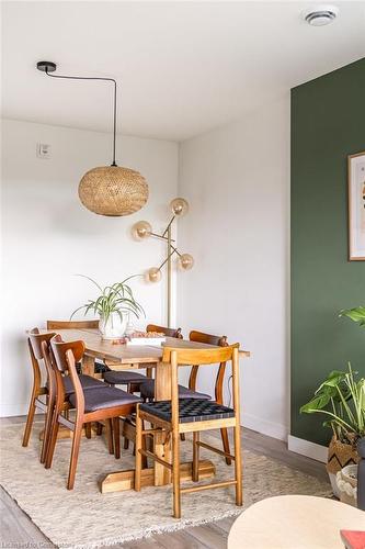 404-467 Charlton Avenue E, Hamilton, ON - Indoor Photo Showing Dining Room