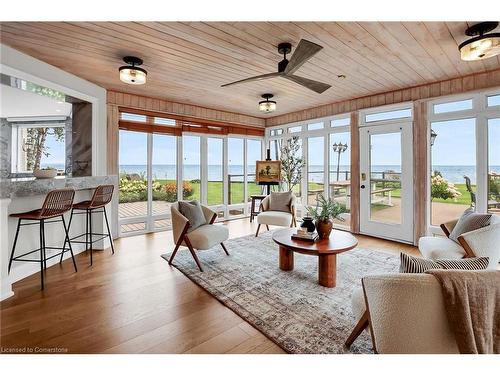 45 Lakegate Drive, Stoney Creek, ON - Indoor Photo Showing Living Room