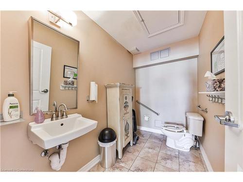 4-362 Plains Road E, Burlington, ON - Indoor Photo Showing Bathroom