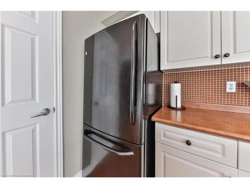 4-362 Plains Road E, Burlington, ON - Indoor Photo Showing Kitchen