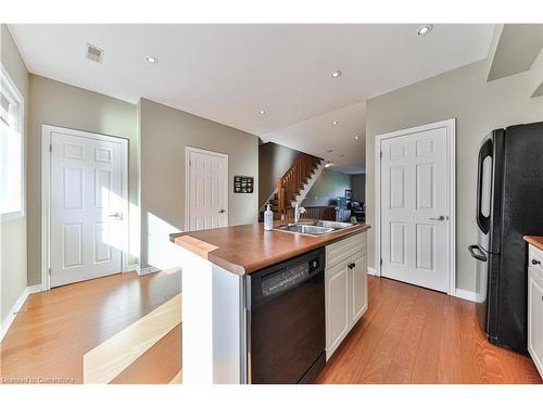 4-362 Plains Road E, Burlington, ON - Indoor Photo Showing Kitchen With Double Sink