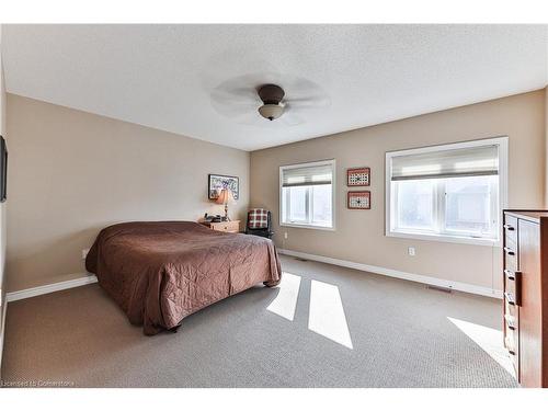 4-362 Plains Road E, Burlington, ON - Indoor Photo Showing Bedroom