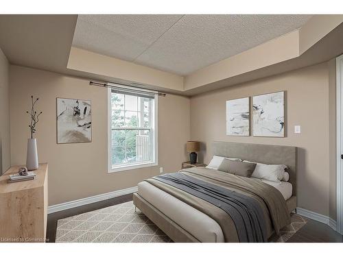 309-4003 Kilmer Drive, Burlington, ON - Indoor Photo Showing Bedroom