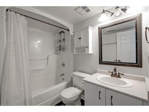 309-4003 Kilmer Drive, Burlington, ON - Indoor Photo Showing Bathroom