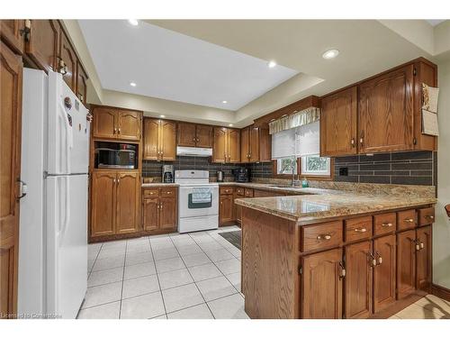 3 Shoreline Crescent, Grimsby, ON - Indoor Photo Showing Kitchen