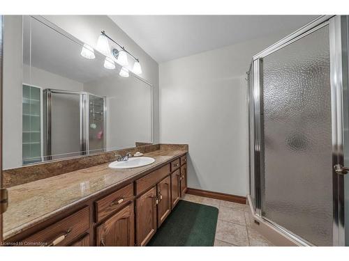 3 Shoreline Crescent, Grimsby, ON - Indoor Photo Showing Bathroom