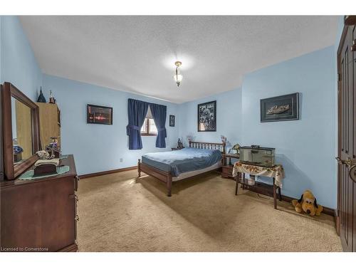 3 Shoreline Crescent, Grimsby, ON - Indoor Photo Showing Bedroom