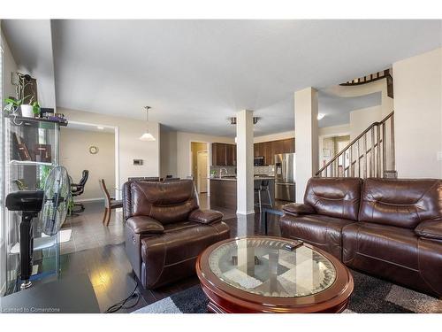 31 Cook Street, Binbrook, ON - Indoor Photo Showing Living Room