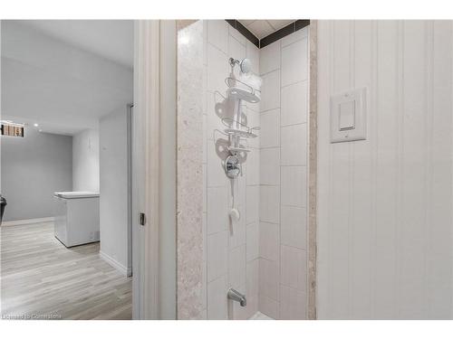 31 Cook Street, Binbrook, ON - Indoor Photo Showing Bathroom