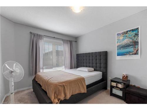 31 Cook Street, Binbrook, ON - Indoor Photo Showing Bedroom