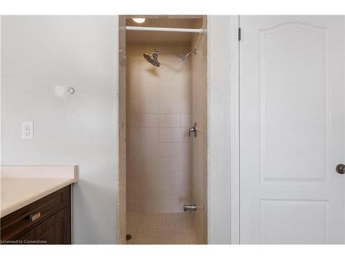 31 Cook Street, Binbrook, ON - Indoor Photo Showing Bathroom