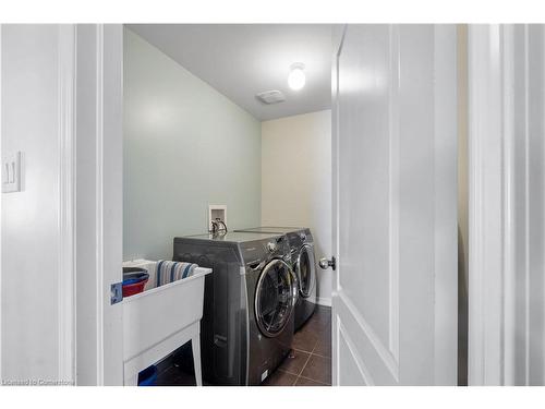 31 Cook Street, Binbrook, ON - Indoor Photo Showing Laundry Room