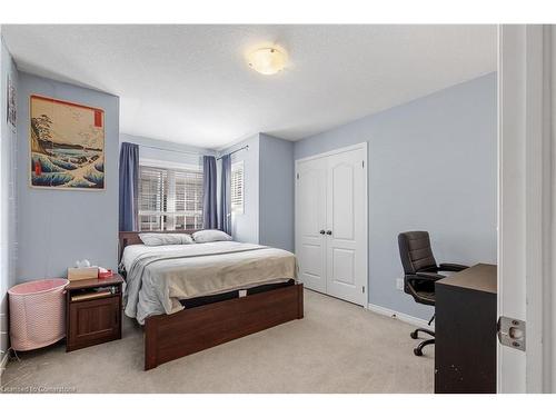 31 Cook Street, Binbrook, ON - Indoor Photo Showing Bedroom