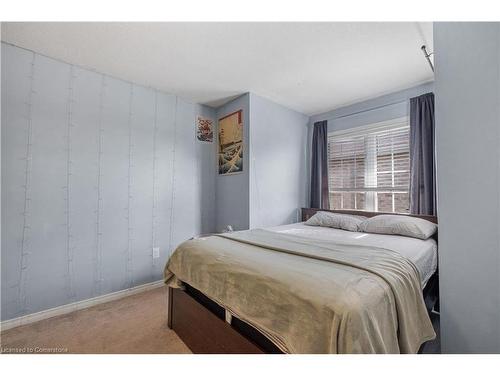 31 Cook Street, Binbrook, ON - Indoor Photo Showing Bedroom