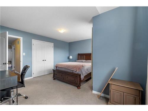 31 Cook Street, Binbrook, ON - Indoor Photo Showing Bedroom