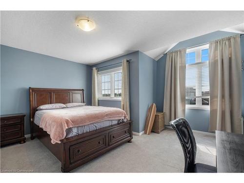 31 Cook Street, Binbrook, ON - Indoor Photo Showing Bedroom