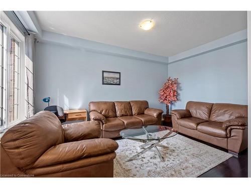 31 Cook Street, Binbrook, ON - Indoor Photo Showing Living Room