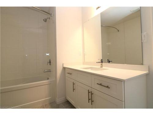 36 Holder Drive, Brantford, ON - Indoor Photo Showing Bathroom