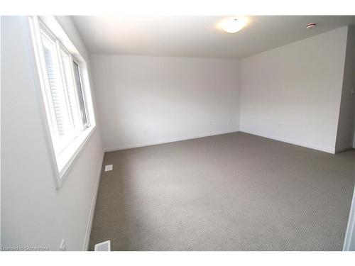 36 Holder Drive, Brantford, ON - Indoor Photo Showing Other Room