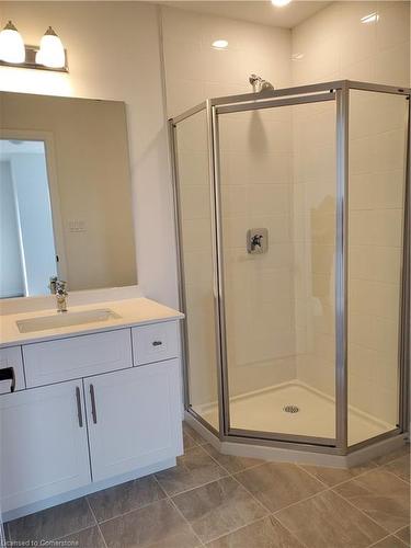 36 Holder Drive, Brantford, ON - Indoor Photo Showing Bathroom