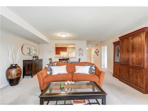 403B-216 Plains Road W, Burlington, ON - Indoor Photo Showing Living Room