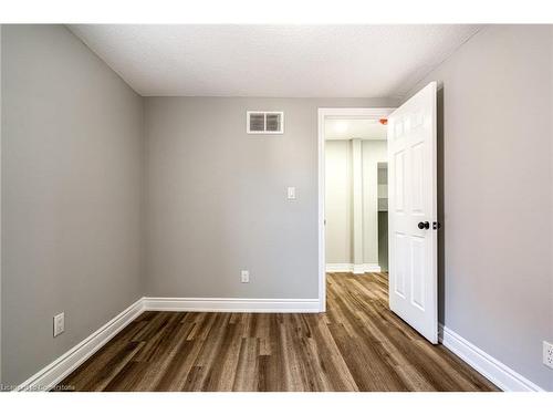 26 Cambridge Avenue, Hamilton, ON - Indoor Photo Showing Other Room