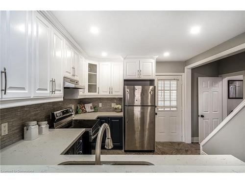 26 Cambridge Avenue, Hamilton, ON - Indoor Photo Showing Kitchen