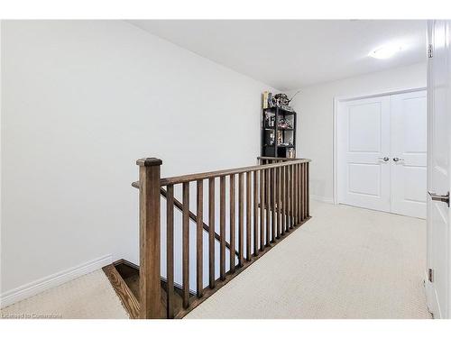 10-7 Lakelawn Road, Grimsby, ON - Indoor Photo Showing Other Room