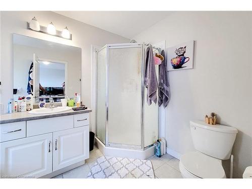 10-7 Lakelawn Road, Grimsby, ON - Indoor Photo Showing Bathroom