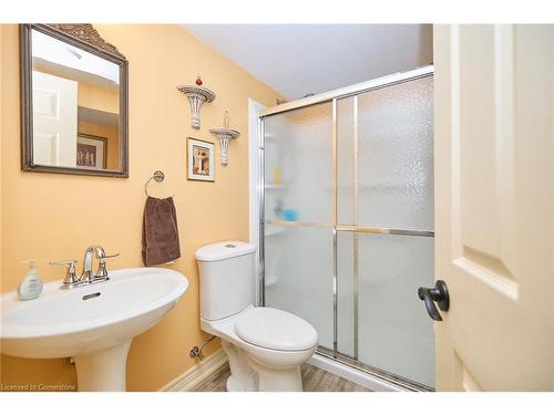 226 Woolverton Road, Grimsby, ON - Indoor Photo Showing Bathroom